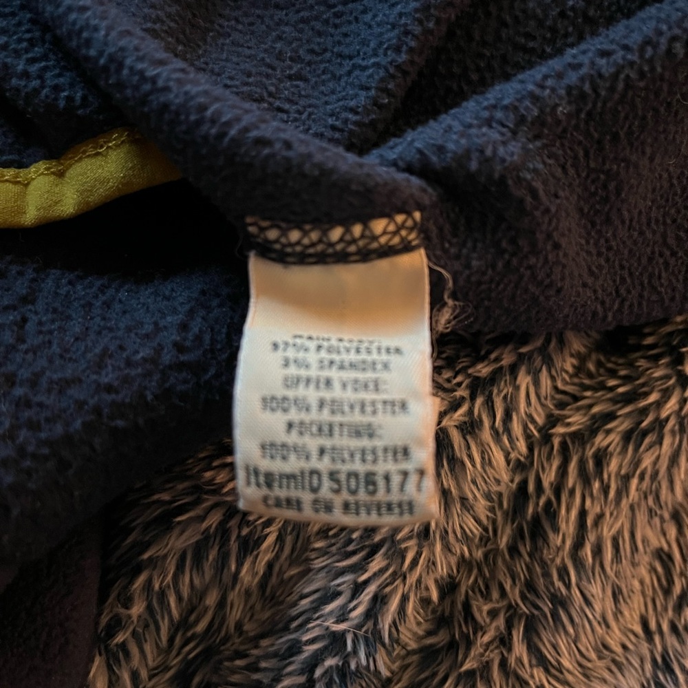 L.L. Bean size small pullover - Picture 5 of 5